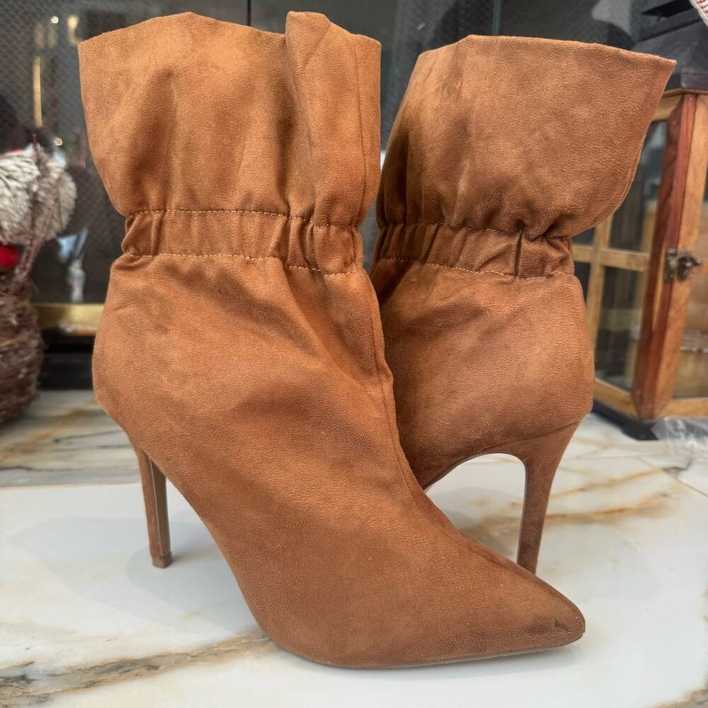 Express Women's Paper Bag Top Camel Faux Suede Ankle Boots‎ Pumps Heels size 9